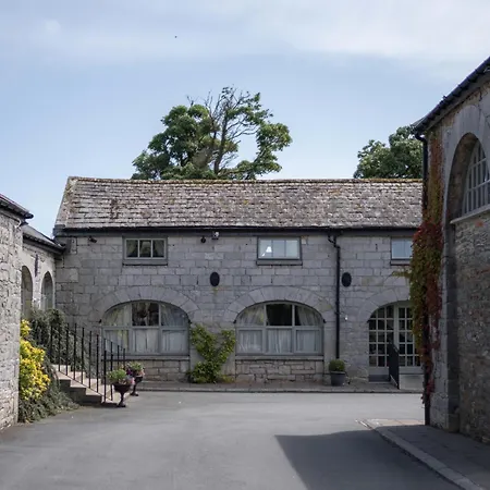 Hotel Cabra Castle