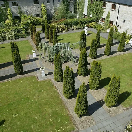 Cabra Castle كينغْزْكورت