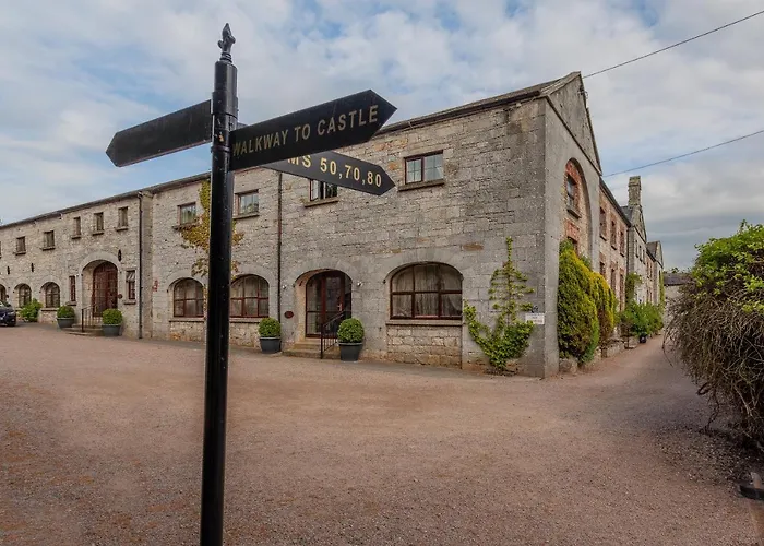 מלון Cabra Castle 4*