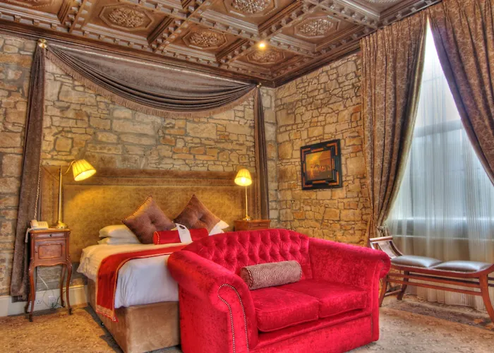 Отель Cabra Castle