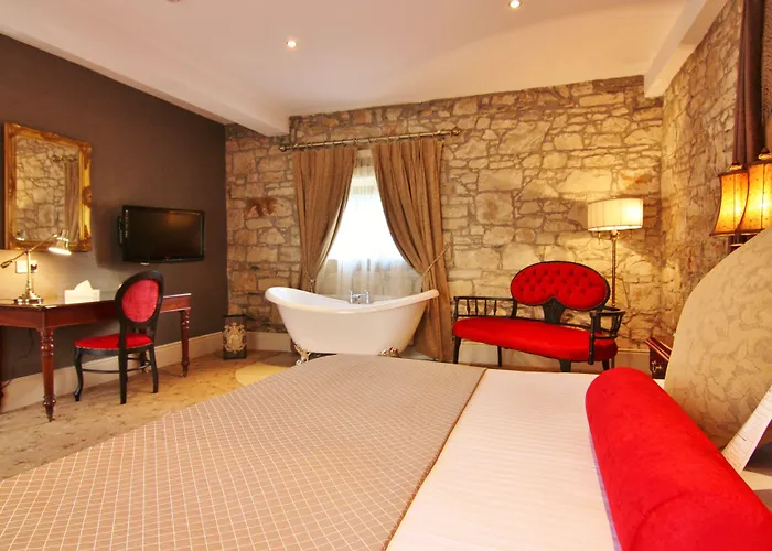 Hotel Cabra Castle